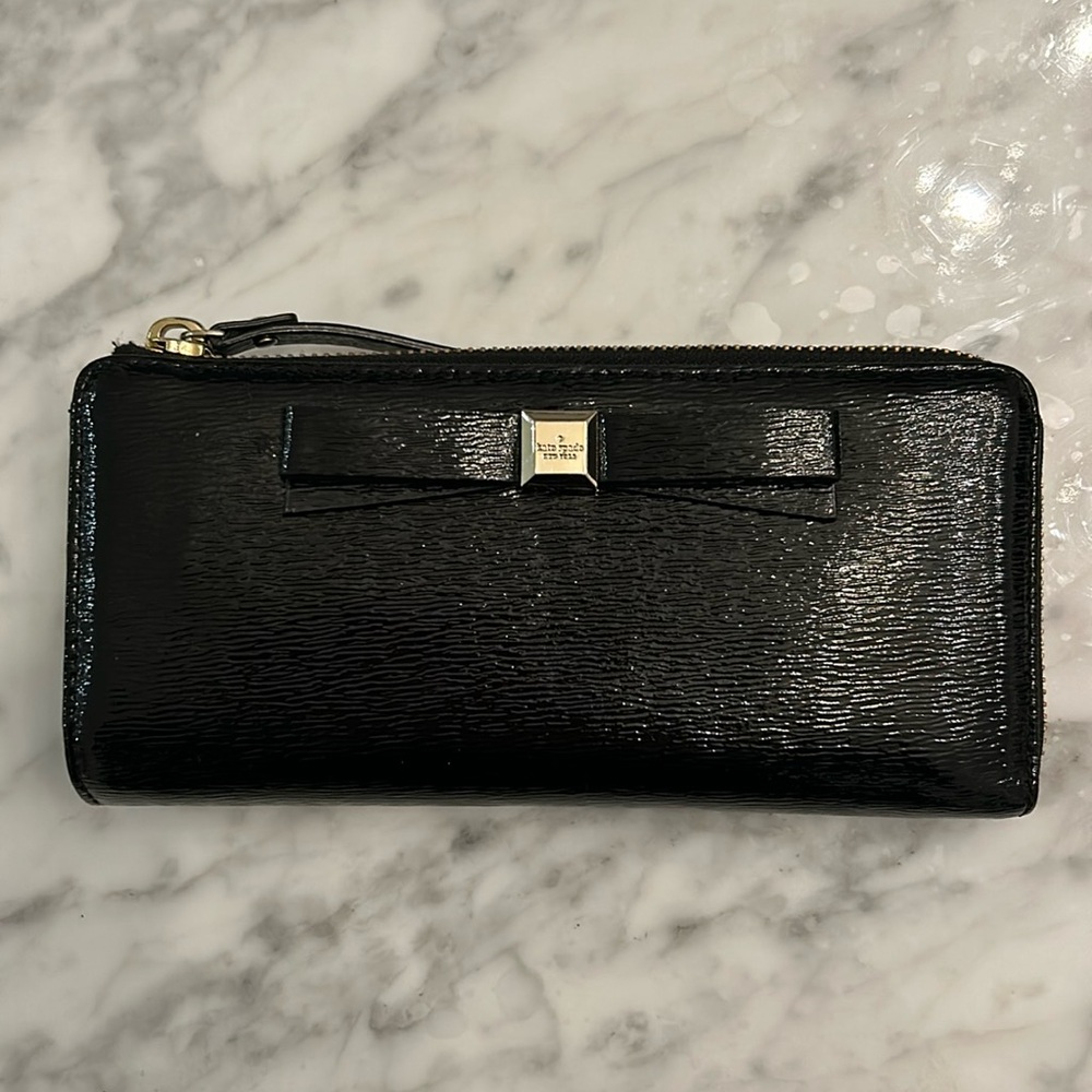 Kate Spade Zip-Up Wallet Shiny Black
